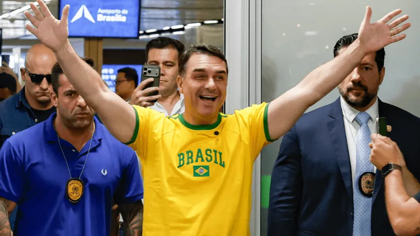 PL posta vídeo de Flávio e outros políticos dançando ao som de funk