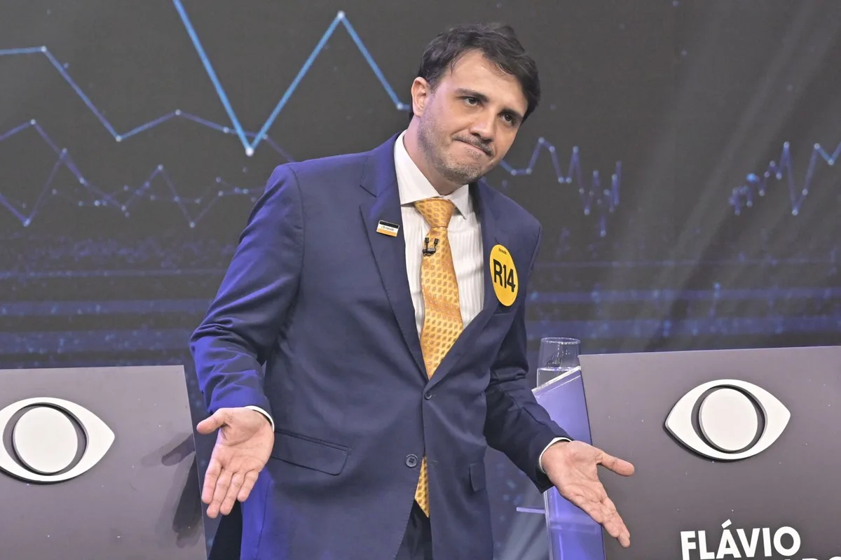Renan Santos pede para TSE suspender aumento de pagamento do Bolsa Família feito por Lula