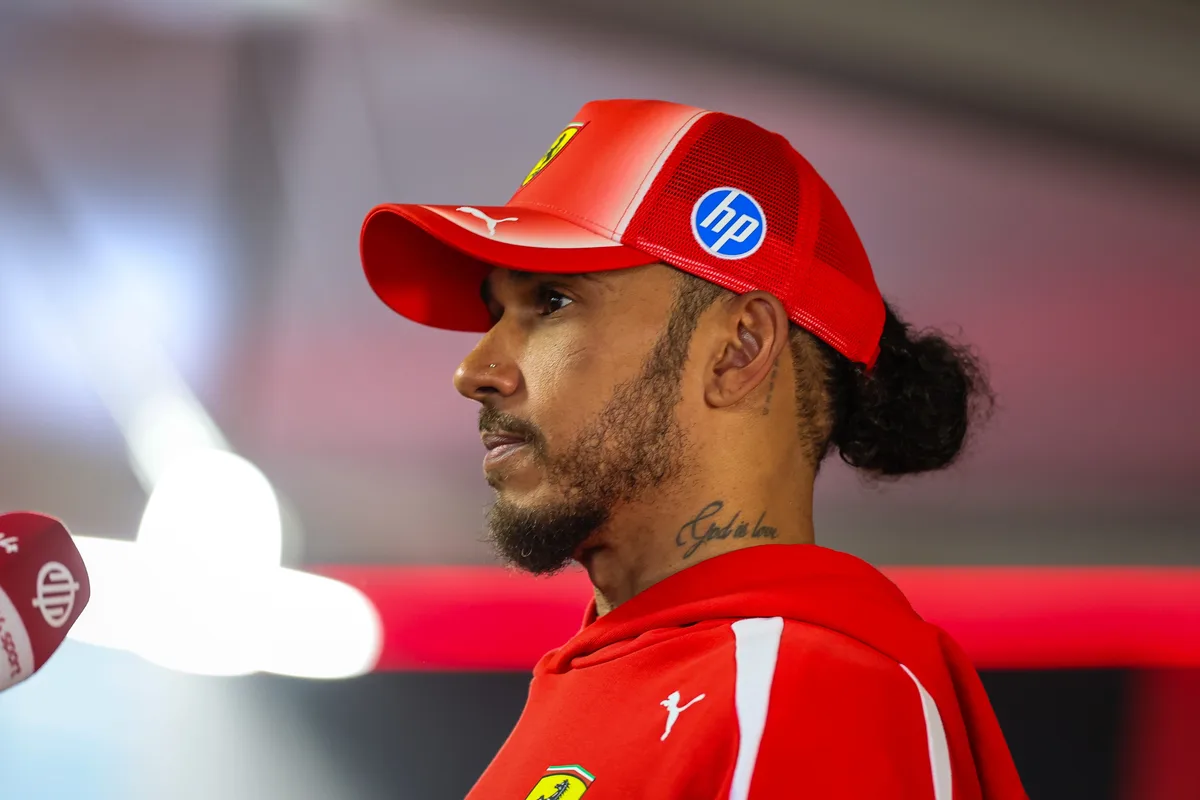 Hamilton se retrata após criticar a Ferrari na Holanda: "Não foi minha melhor versão"