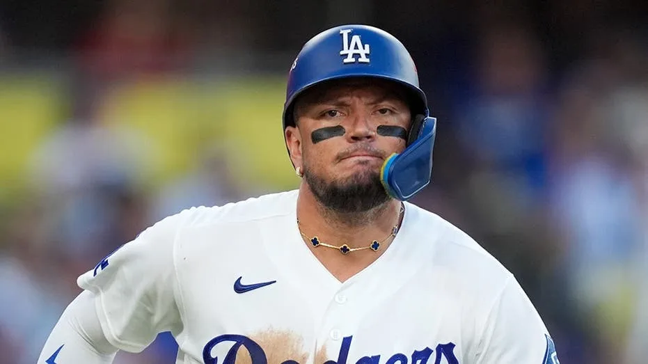 World Series hero Miguel Rojas emotionally announces retirement after Dodgers get swept in NLCS