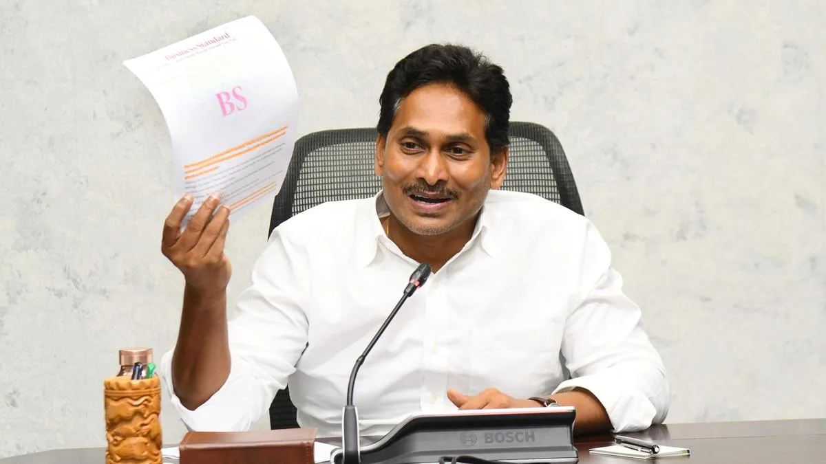 Jagan dares government to CBI probe on DSC; Lokesh says he can’t tell APPSC from DSC