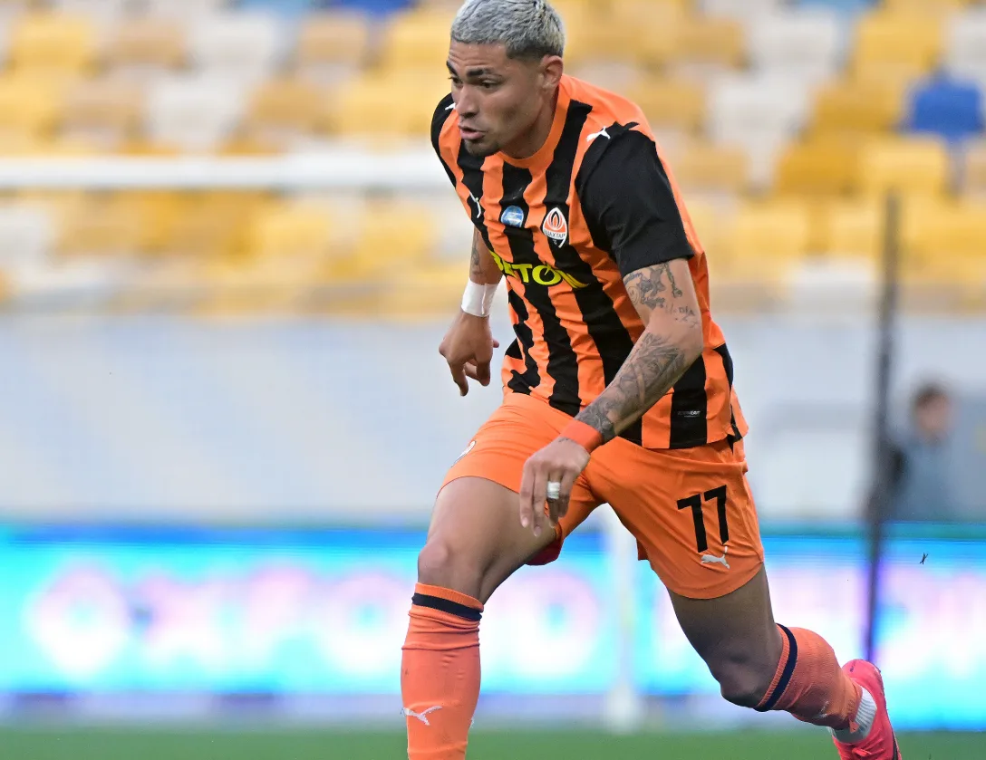 Gleiker Mendoza volvió a protagonizar otra noche soñada con gol en Champions