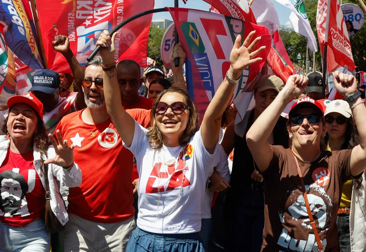 Apoiadores de Lula fazem atos pelo Brasil em prol da reeleição do petista
