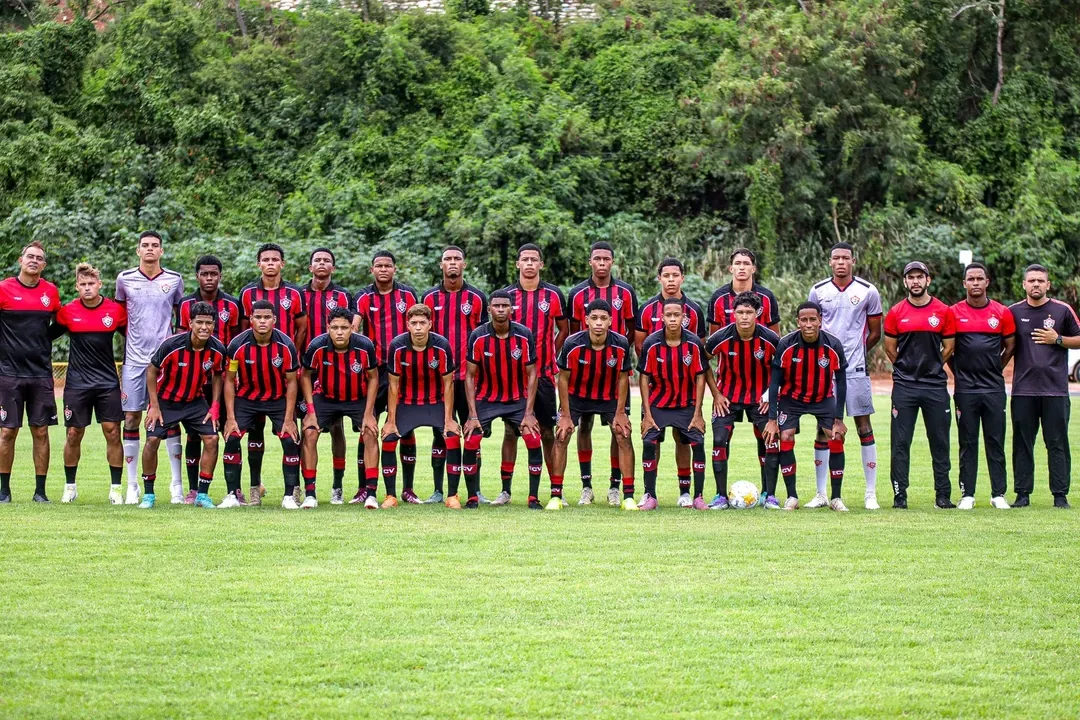 Vitória leva três gols no primeiro tempo e perde em casa no Sub-17