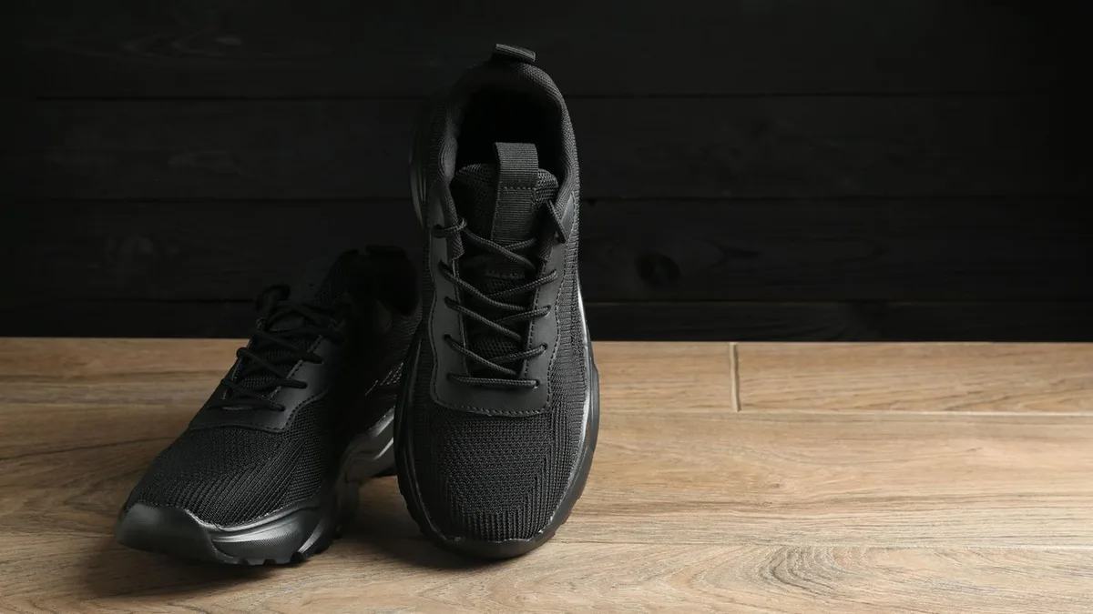 Sneaker-Deal: Skechers Summits Louvin bei Amazon satte 28 Prozent günstiger