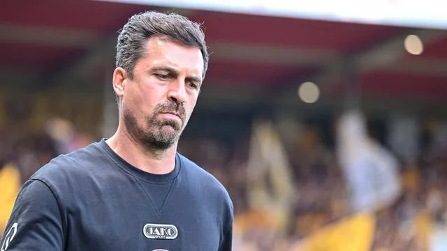 2. Fußball-Bundesliga: No-Go Handy-Klingeln: Dynamo-Trainer Stamm wird deutlich