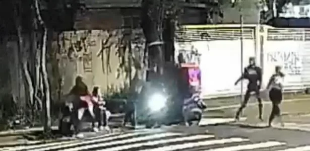 Mulher trans é morta a tiros por motoqueiro na zona oeste de SP