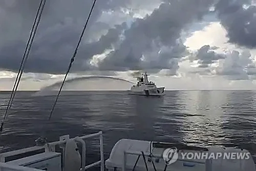 中·필리핀, 남중국해서 필리핀군 환자 이송 중 또 물대포 마찰