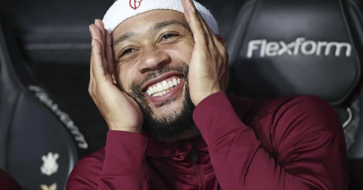 Memphis Depay é oferecido a clube brasileiro após Corinthians decidir não renovar