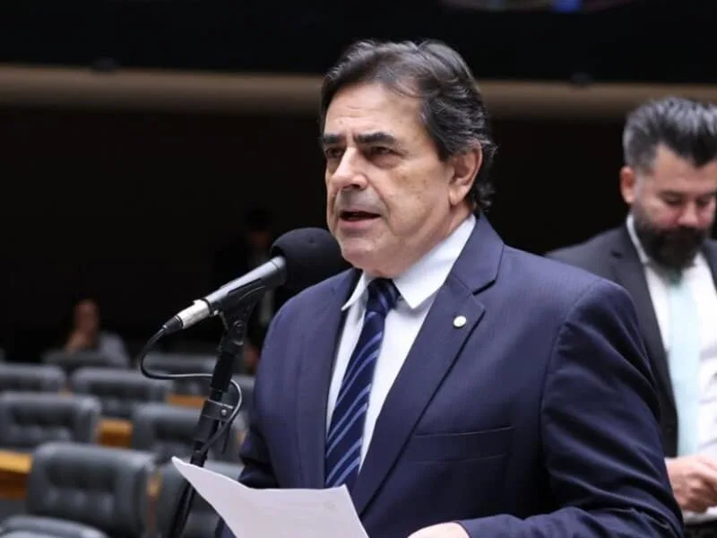 Domingos Sávio propõe isenção para operações entre associações