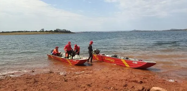 GO: Policial e servidor dos Correios desaparecem após barco virar em rio