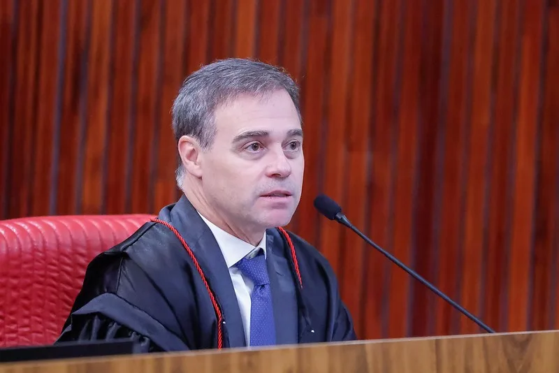 Mendonça manda excluir vídeo do PT que associava Flávio a suspeitos por crimes contra mulheres