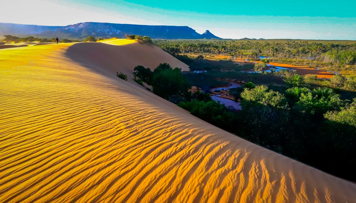 Parque estadual no Tocantins tem cachoeiras, dunas e fervedouros onde é impossível afundar