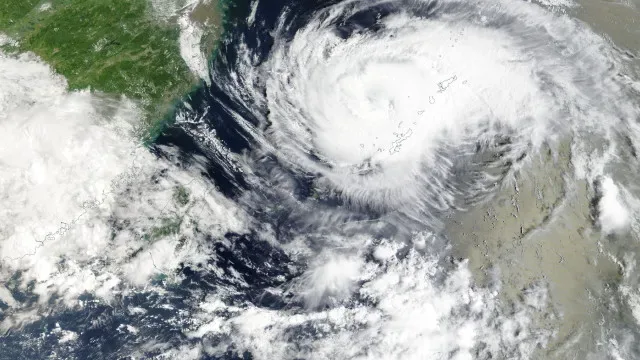 Tufão Saudel aproxima-se do leste da China após passagem do Narra pelo sul