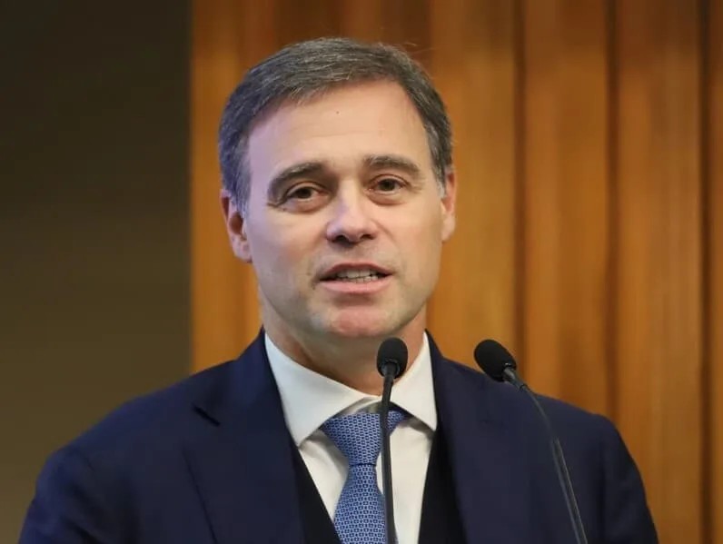 André Mendonça cede cotas e anuncia saída de instituto educacional
