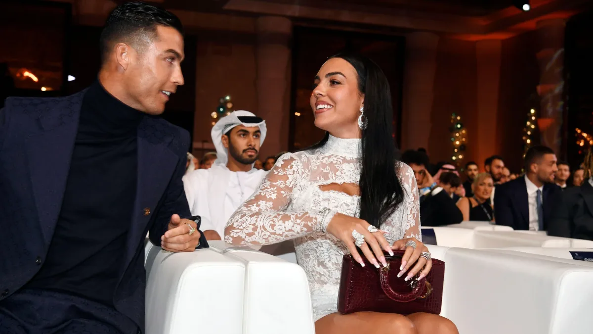Neues von den Promis: Ronaldo und Georgina heirateten im Wohnzimmer