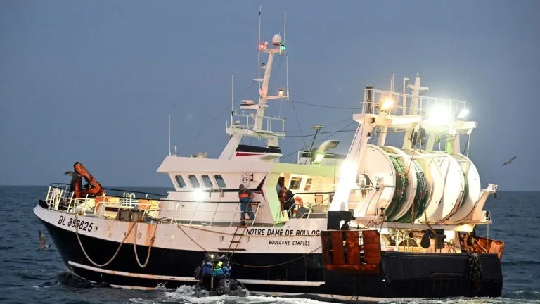 Naufrage du chalutier français Maranello: l'épave localisée au sud-ouest de Plymouth, une enquête ouverte