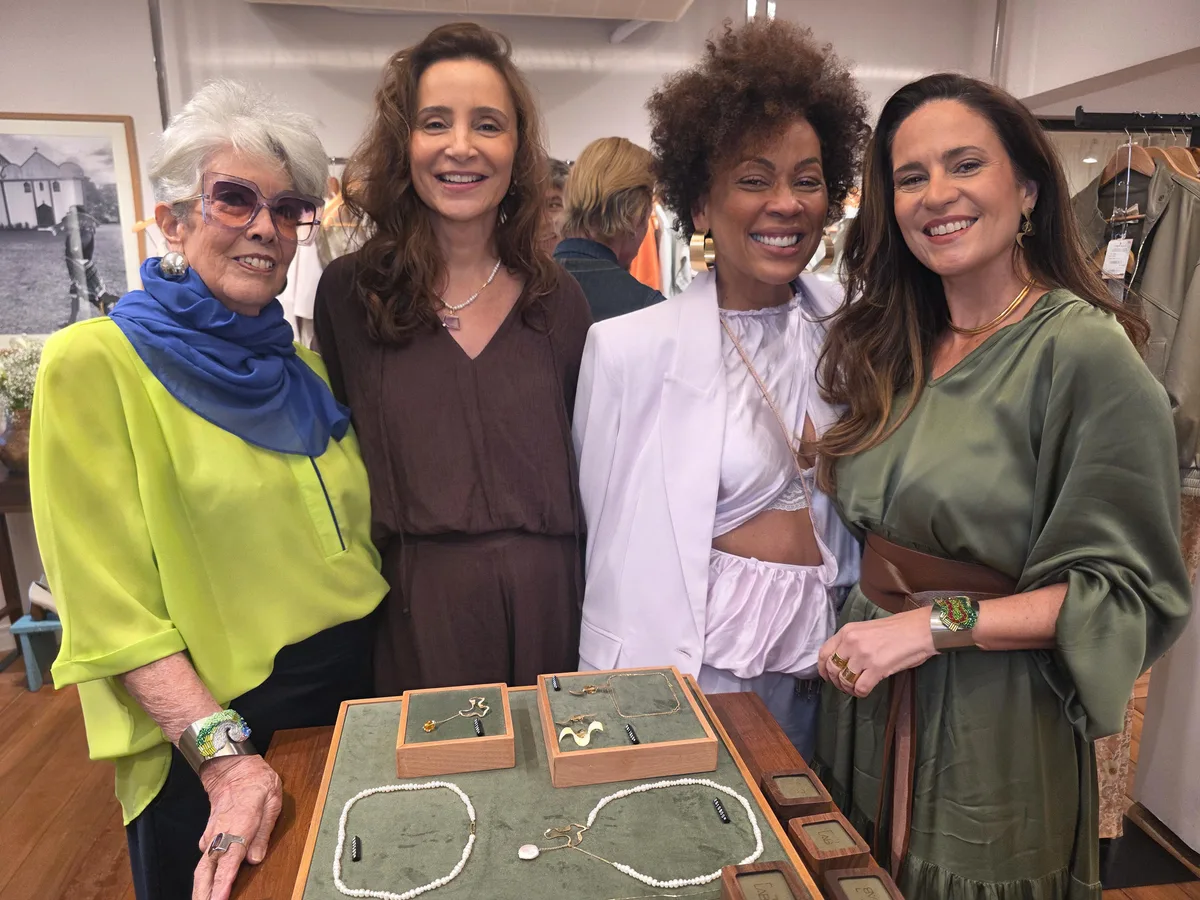 Andrea de Pinho e Silvana Araújo recebem para manhã de joias, moda e beleza em Vila Velha