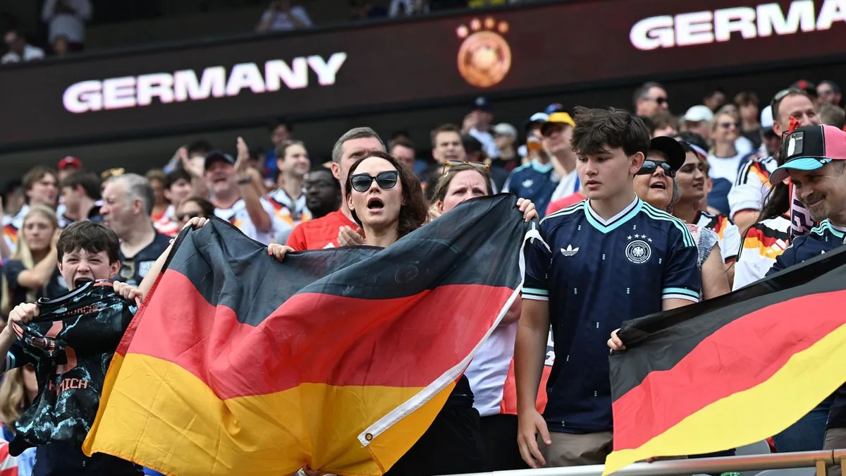 Nationalteams: Stehplätze zurück bei Länderspielen: Was Fans wissen müssen