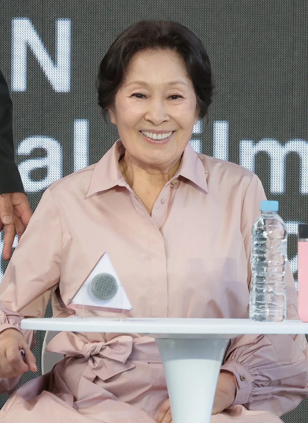 김혜자, ‘여전히 찬란하게’ 무대인사 당일 취소…손편지로 대신