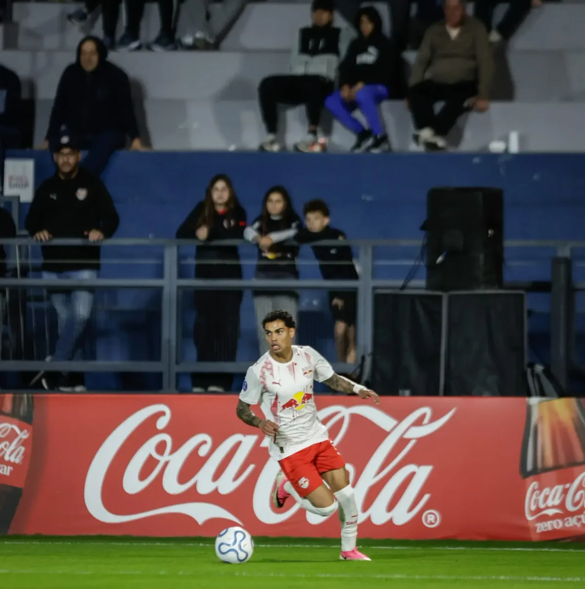 Em alta no Bragantino, Vinicinho mira classificação na Sul-Americana