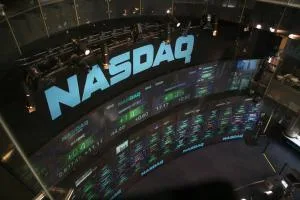 Nasdaq bate máxima intradiária com Alphabet e expectativas de negociações no Irã