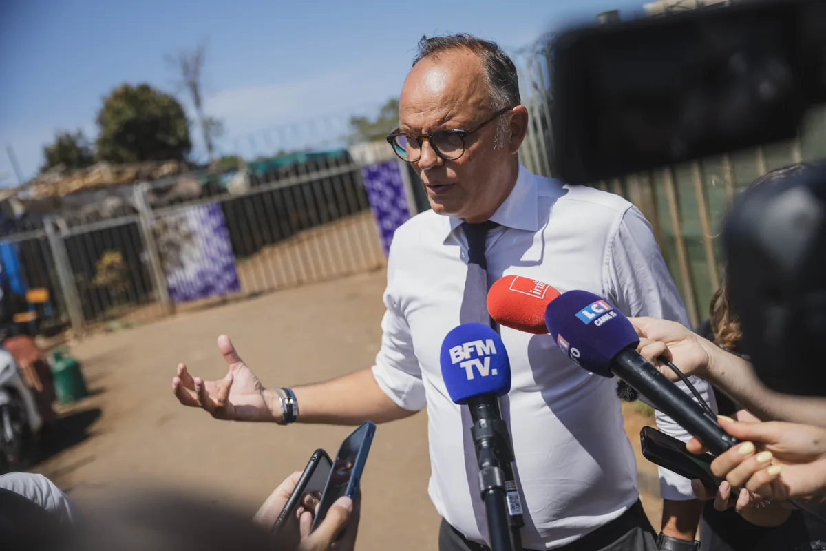 Édouard Philippe en campagne à Mayotte : des idées, mais des mesures pas toujours crédibles