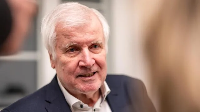 Horst Seehofer: Horst Seehofer wirft Merz Bruch von Wahlversprechen vor