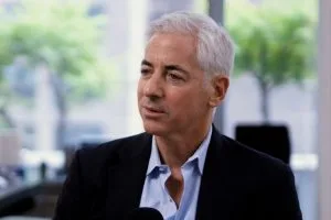 Bill Ackman: Livro que inspirou Buffett e “bico” de US$ 14 mil mudaram minha carreira