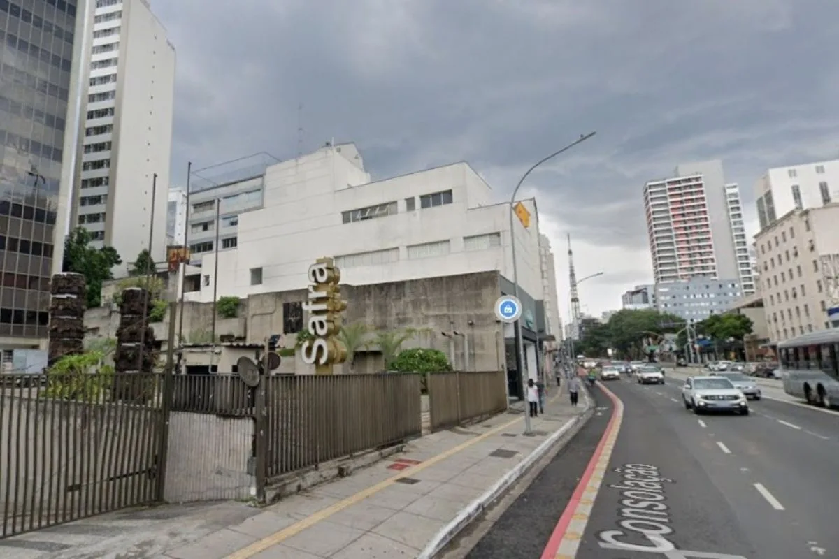 Homem esfaqueia colega de trabalho dentro de banco na Consolação