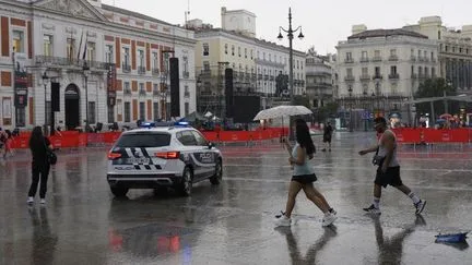 De fortes pluies et des inondations touchent la côte méditerranéenne en Espagne, un mort près de Barcelone