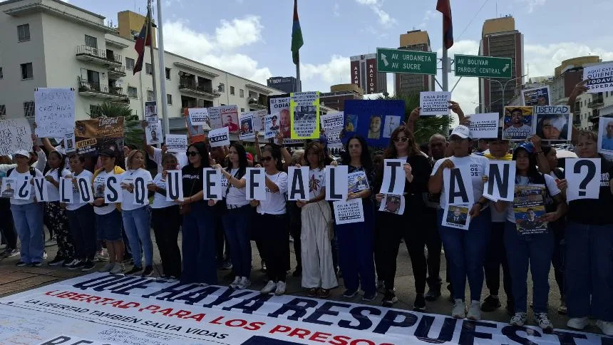 «Nos engañaron, no nos recibió una comisión»: Familiares de presos políticos denuncian que «no hay voluntad para atender los casos»