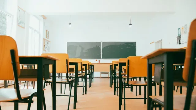 Nova escola básica no Seixal com capacidade para 275 alunos abre hoje