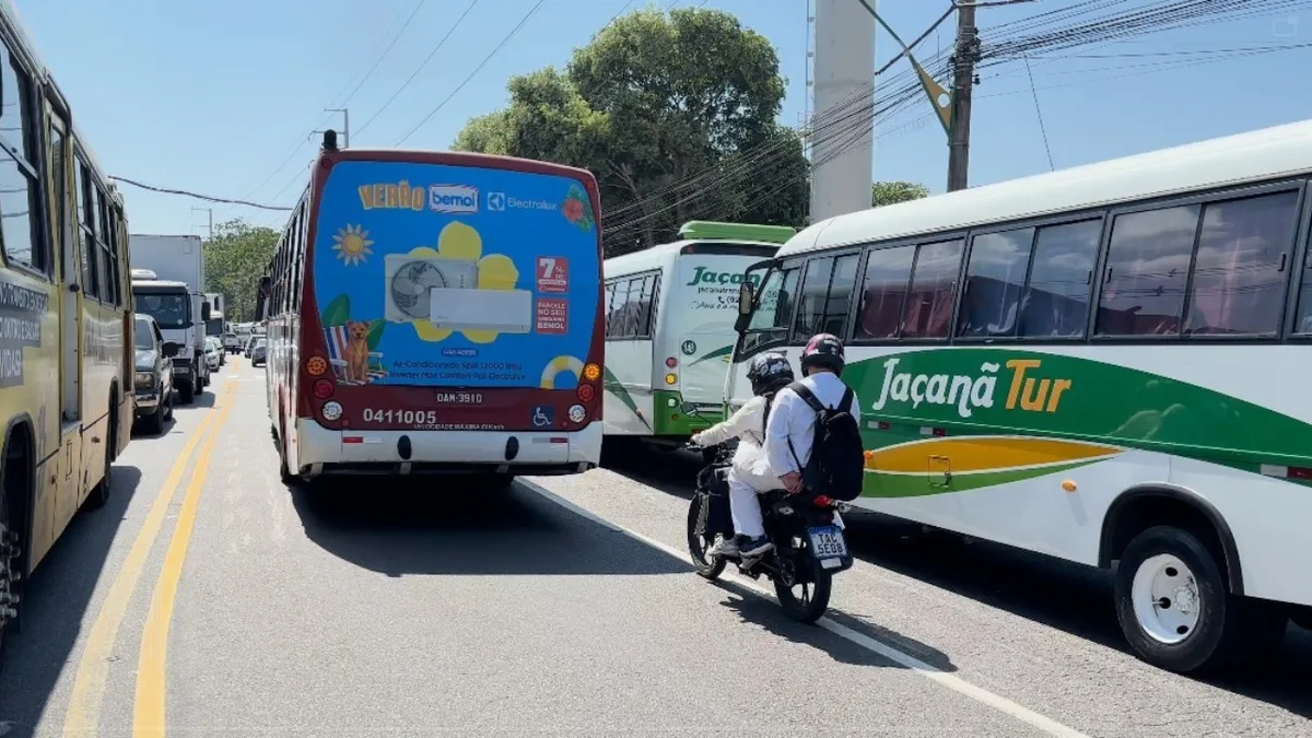 Vídeos mostram impacto da paralisação das rotas do Distrito Industrial em Manaus