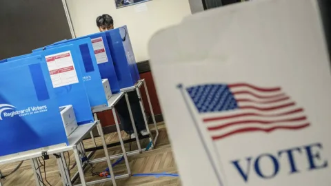 El Supremo de Estados Unidos tumba los deseos de Trump de controlar el voto por correo de cara a las 'midterms'