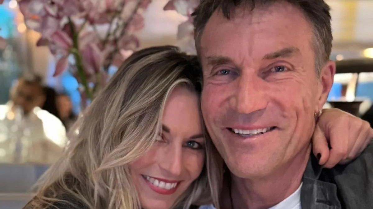 Australian tennis legend Pat Cash announces engagement to singer and massage therapist Charlotte Hodson