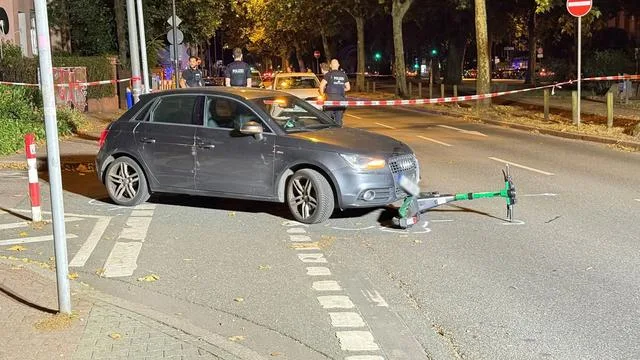 Schwerer Unfall: E-Scooter-Fahrer bei Unfall in Frankfurt schwer verletzt