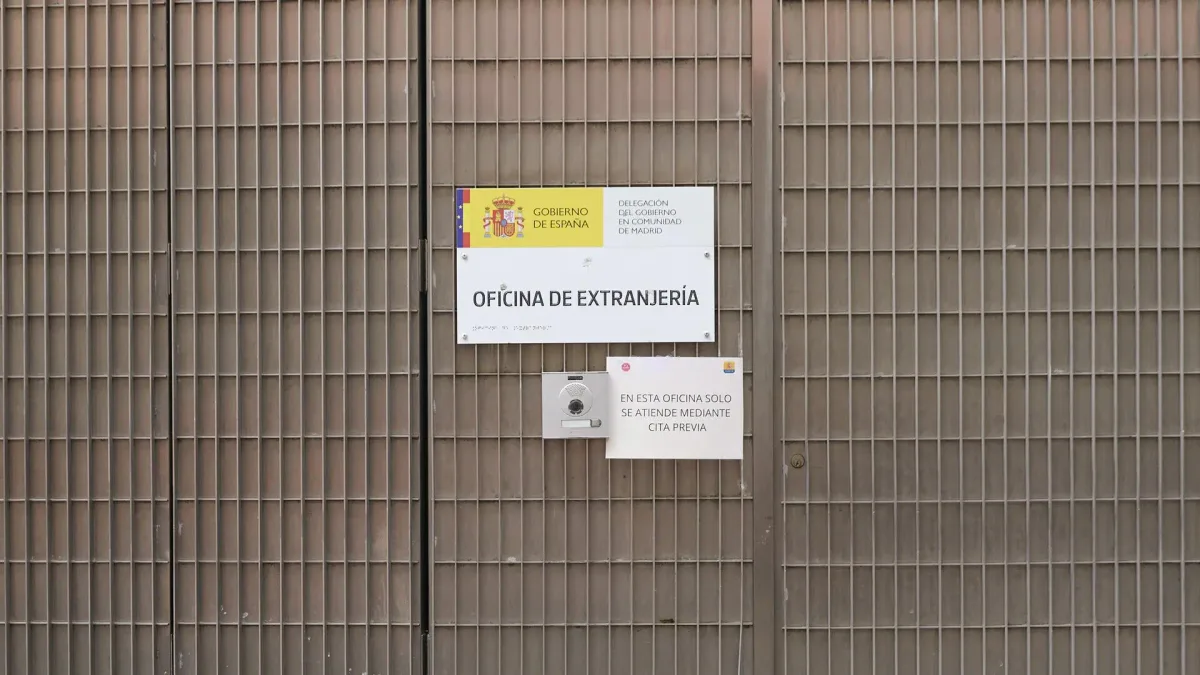El BOE hace efectivos nuevos cambios en Extranjería: estos son los requisitos que quedan anulados