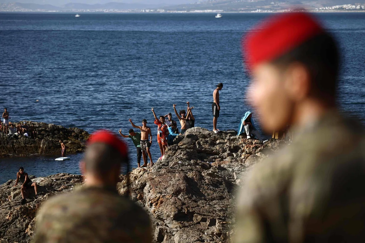 Migrantes v�o continuar morrendo nas fronteiras enquanto a hipocrisia na Europa persistir