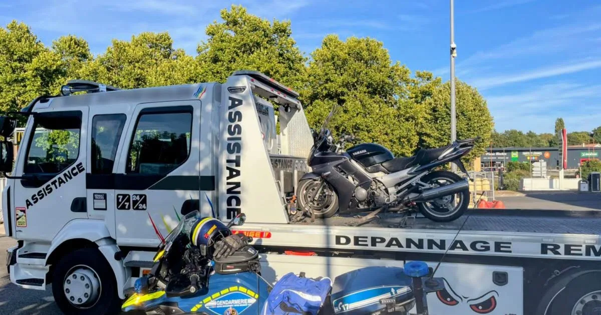 Charente-Maritime. Il roule en short à 168 km/h au lieu de 80 avec son fils de 4 ans à l'arrière : sa moto est confisquée