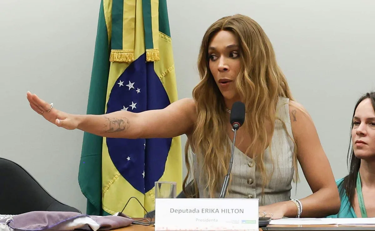 Processo contra Erika Hilton avança na Câmara