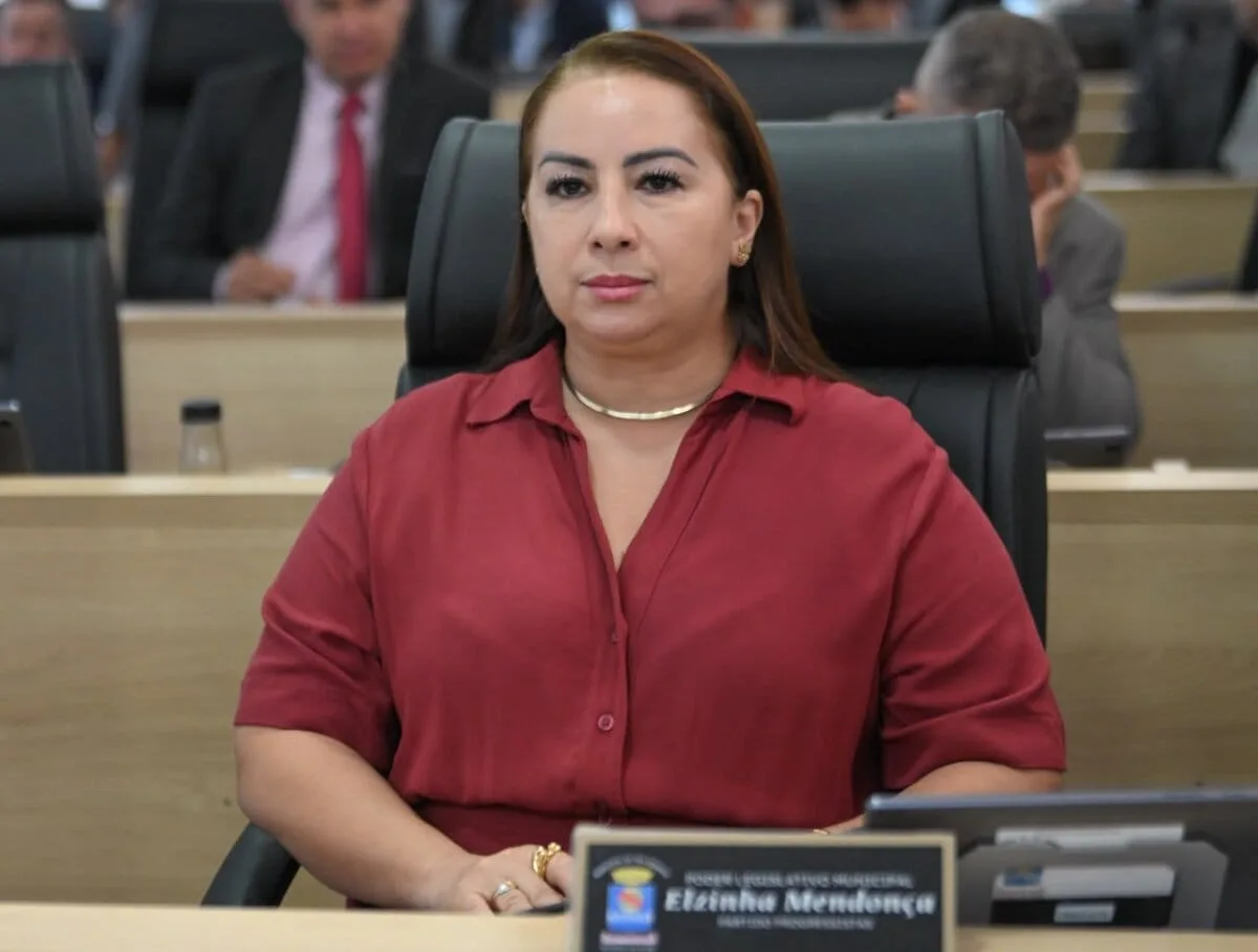 Elzinha destaca lei de apoio a mulheres com câncer durante sessão na Câmara