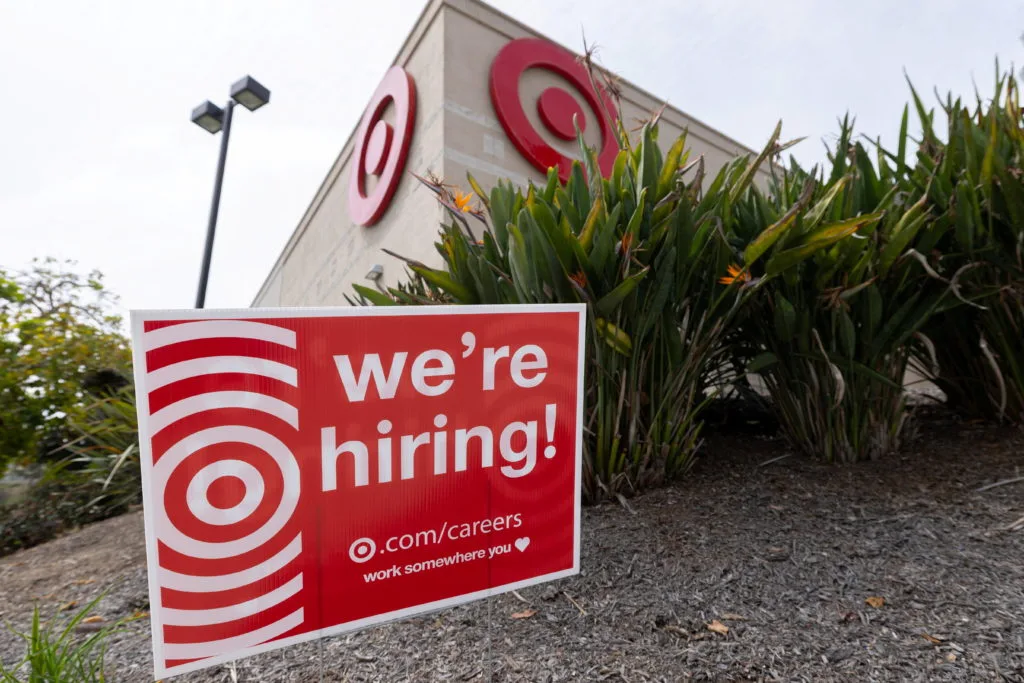 Layoffs still sparse, U.S. unemployment claims dropped to 206,000 last week