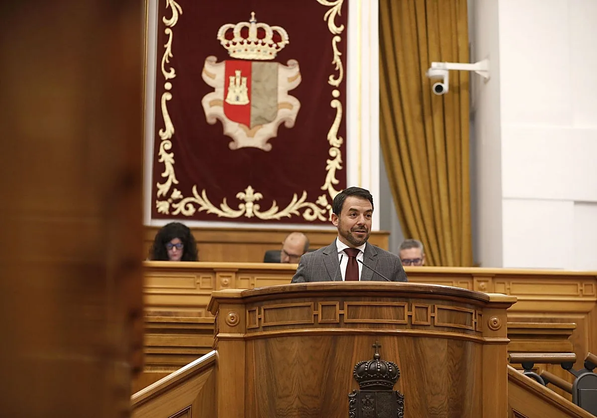 Vox acusa a Page de dar «mucha más atención» a menas que a mayores y dependientes de la región