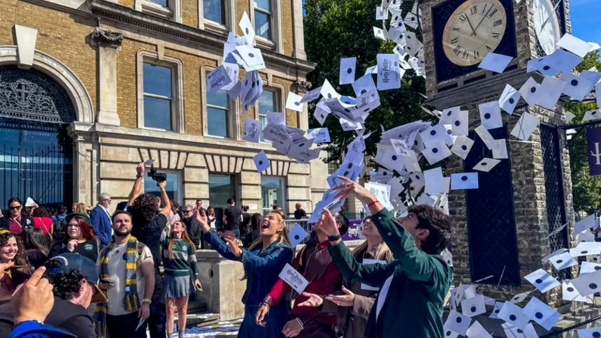 Vuelve la magia: Fanáticos celebraron los 25 años de Harry Potter y el «Regreso a Hogwarts»