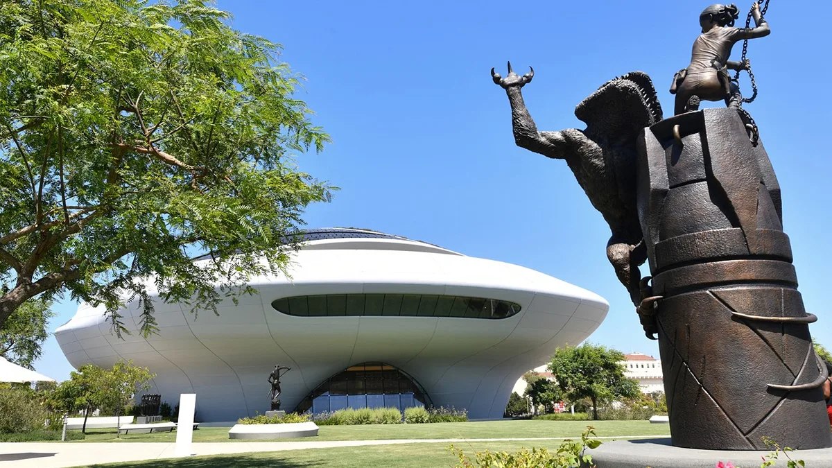 George Lucas revela galáxia de arte no seu novo museu em Los Angeles