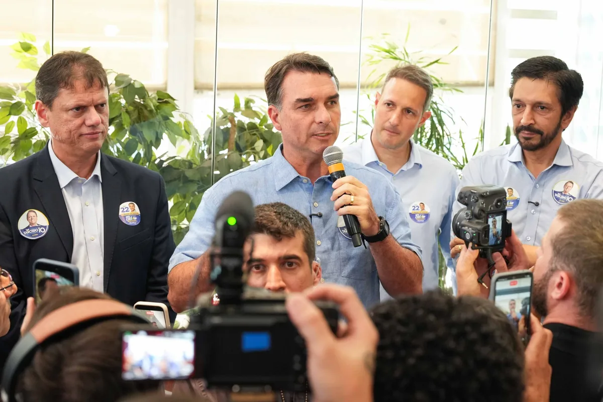 Flávio alterna Rio com SP e reforça aliados em giro pelo Sudeste