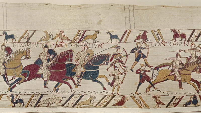 Ni à plat ni à la verticale: comment la tapisserie de Bayeux sera exposée à son retour en France