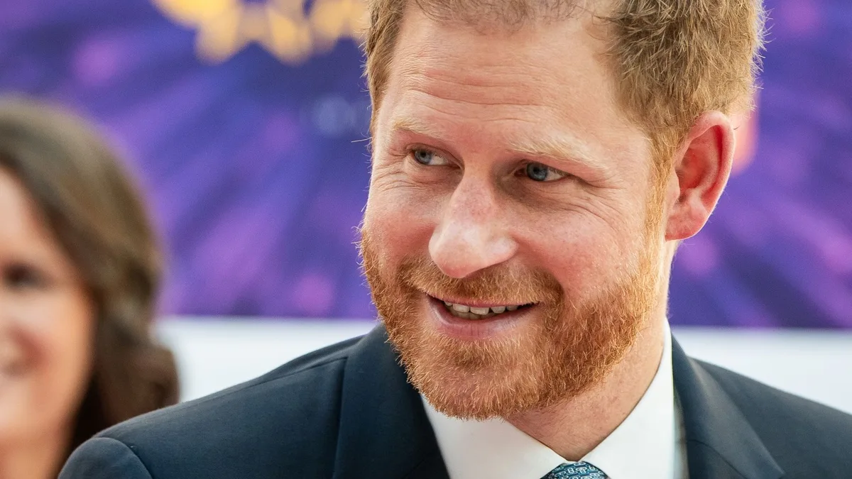 El príncipe Harry acusa a las autoridades de Reino Unido de ignorar una amenaza terrorista contra él y su familia