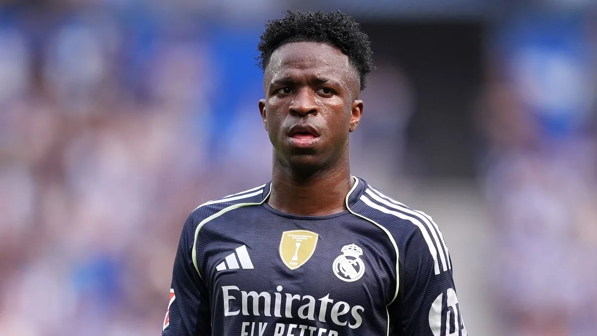 Denuncian cánticos de “Vinicius es un imbécil” en el Real Sociedad-Depor